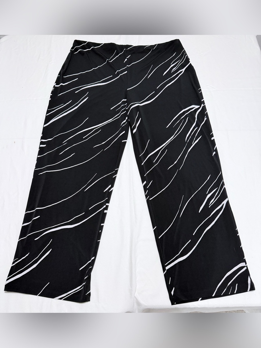 Alfani Women’s 2X Black White Abstract Print Wide Leg Pull-On Pants